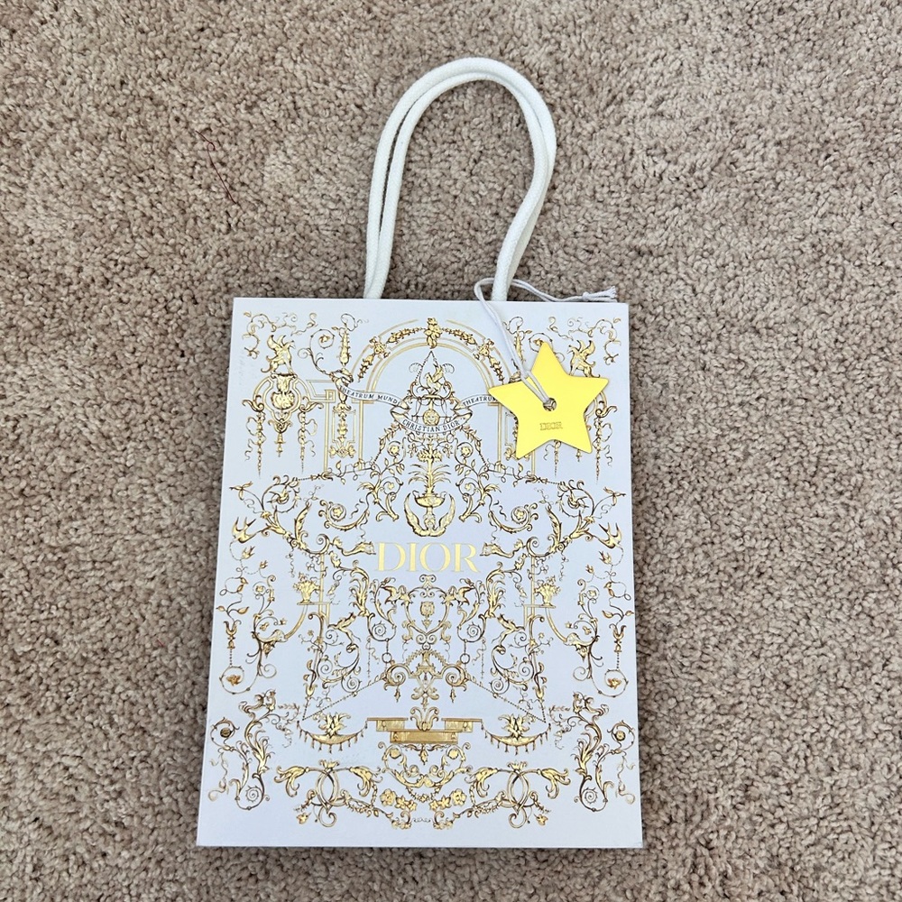 Dior Shopping bag & Star charm